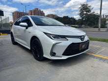 Cargar imagen en el visor de la galería, Toyota Corolla Hybrid XEI Modelo 2025

