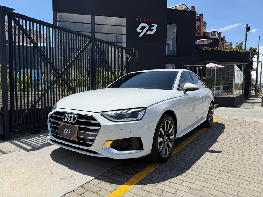 Audi A4 40TFSI Unique Edition Modelo 2023