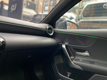 Cargar imagen en el visor de la galería, Mercedes-Benz A200 Hatchback Modelo 2022
