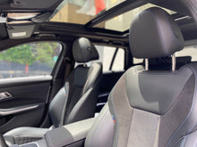 Cargar imagen en el visor de la galería, BMW 330I Paquete M Modelo 2022
