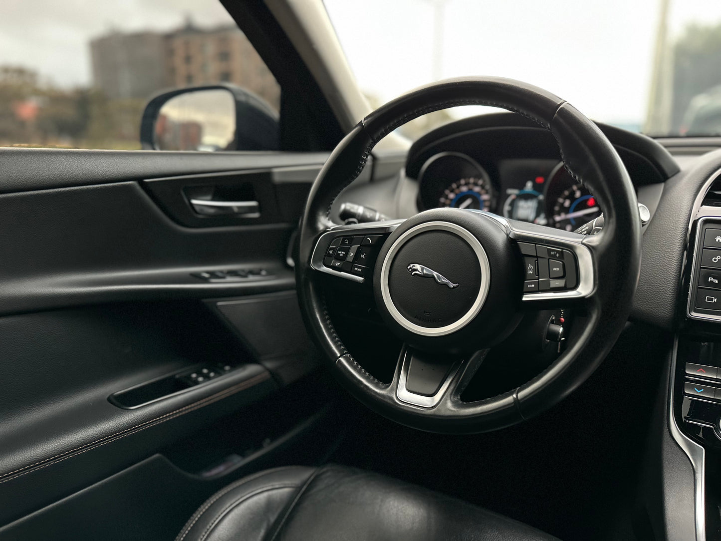 Jaguar XE Prestige Modelo 2018