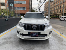 Cargar imagen en el visor de la galería, Toyota Prado TXL Modelo 2020
