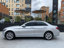 Cargar imagen en el visor de la galería, Mercedes-Benz C180 Modelo 2019
