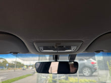 Cargar imagen en el visor de la galería, Toyota Corolla Hybrid XEI Modelo 2025
