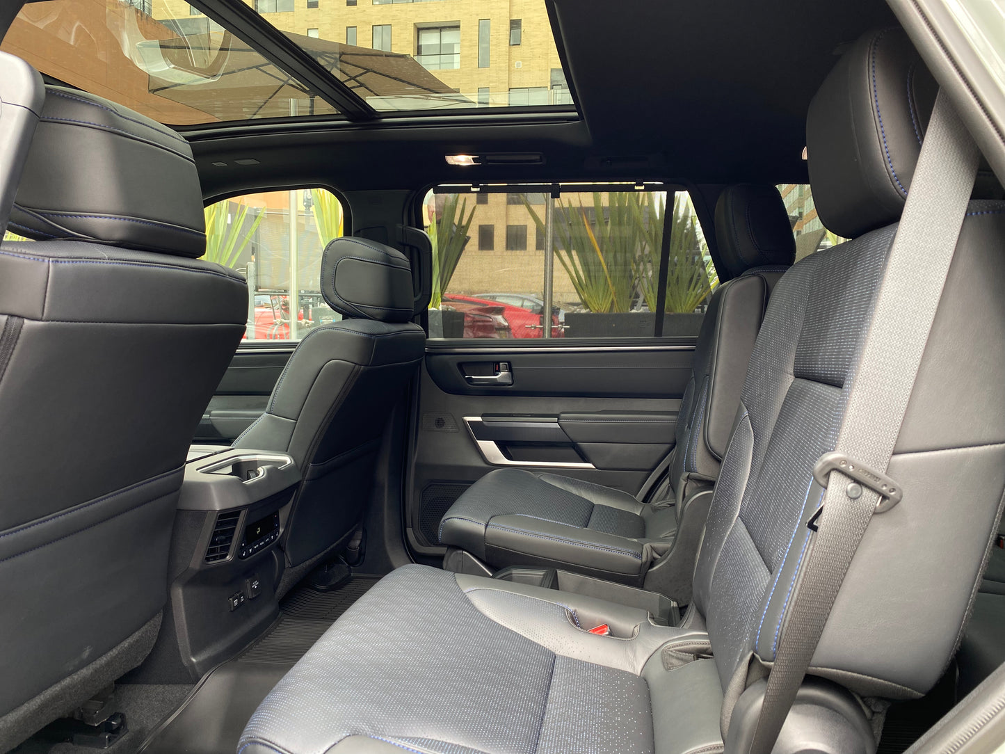 Toyota Sequoia Platinum Hibrida Modelo 2026 (IMPORTACIÓN) - Autos 93