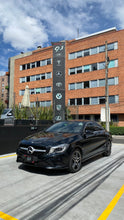 Cargar imagen en el visor de la galería, Mercedes-Benz CLA 180 Modelo 2016
