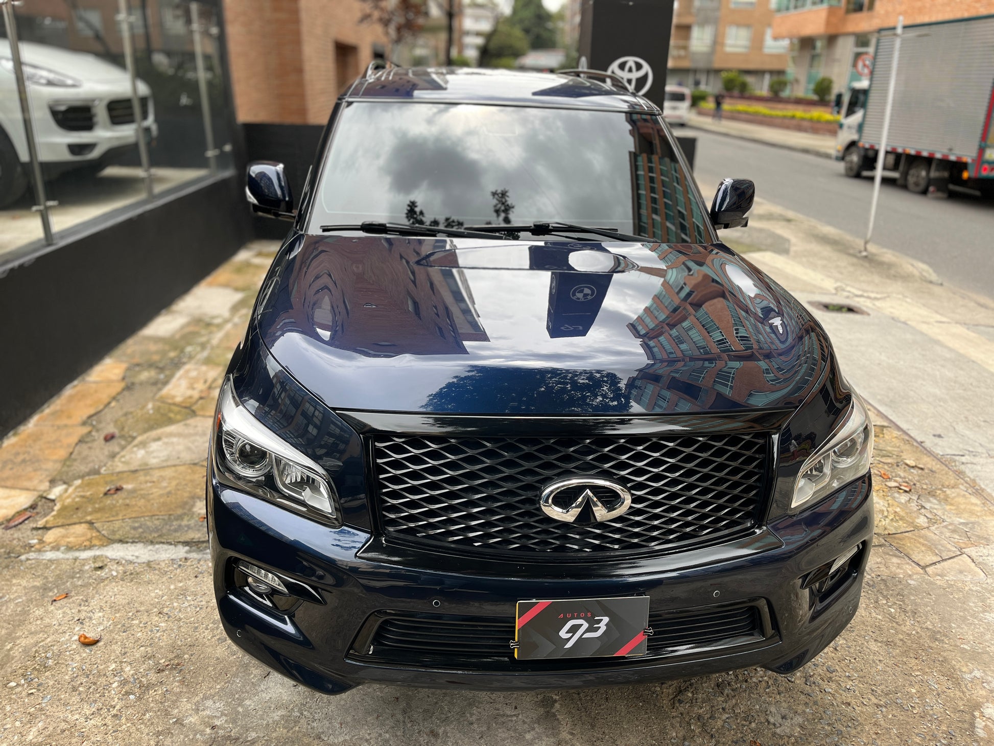 Infiniti QX80 Modelo 2017 - Autos 93