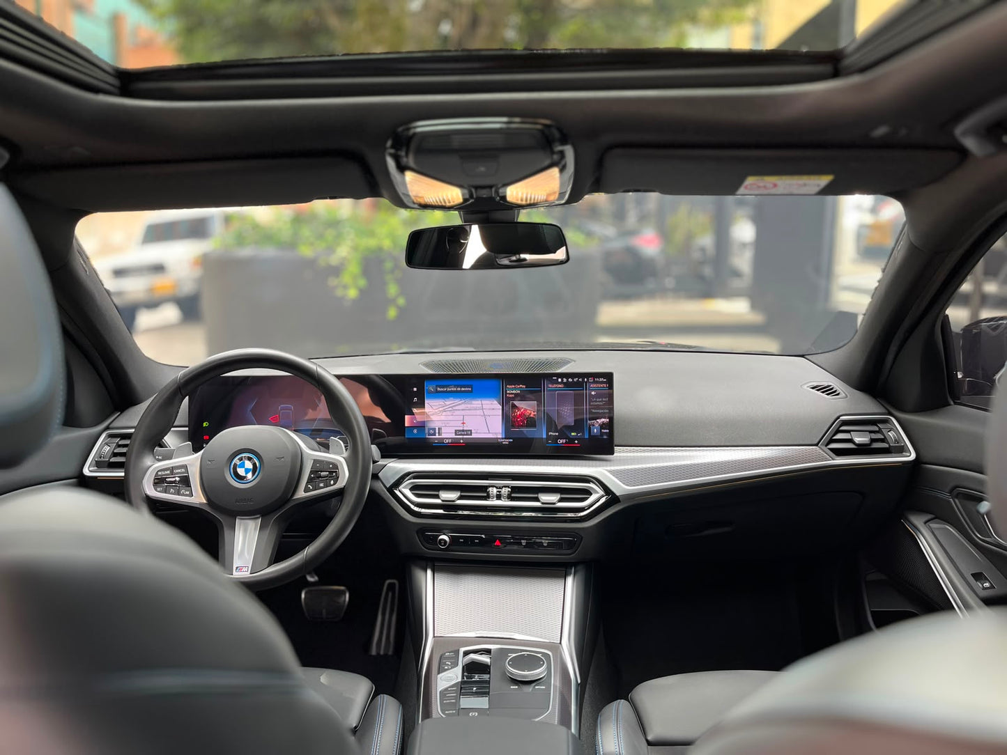 BMW 330e Modelo 2024