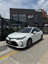 Cargar imagen en el visor de la galería, Toyota Corolla XEI Híbrido Modelo 2023
