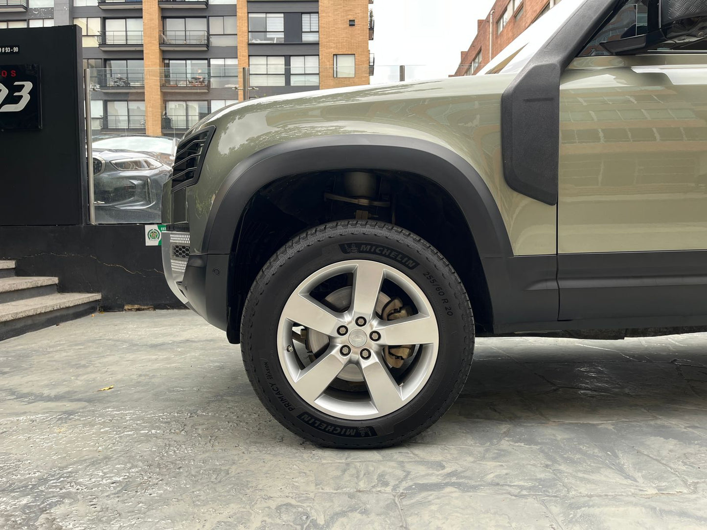 Land Rover Defender First Edition Modelo 2021