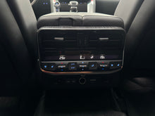 Cargar imagen en el visor de la galería, Toyota Land cruiser 300 ZX Modelo 2023
