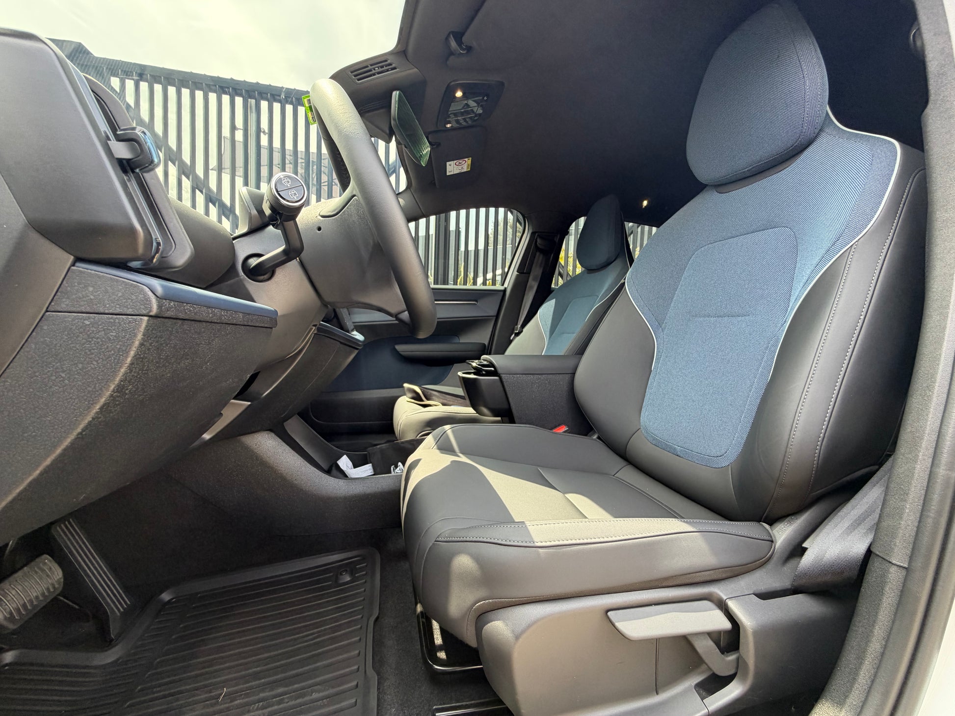 Volvo EX-30 Core RWD Modelo 2025 - Autos 93