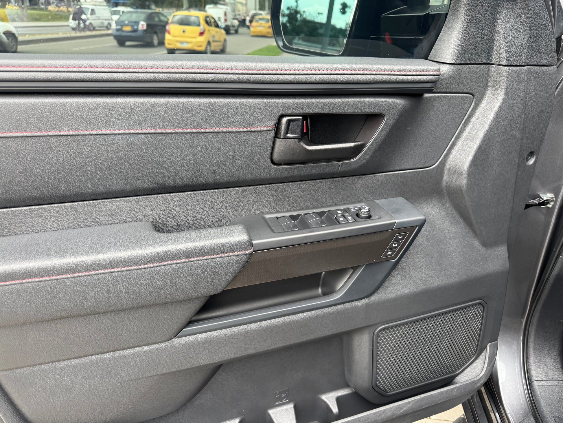 Toyota Sequoia TRD PRO Hibrida Modelo 2026 (IMPORTACIÓN) - Autos 93