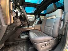 Cargar imagen en el visor de la galería, GMC Hummer EV 3X Modelo 2024
