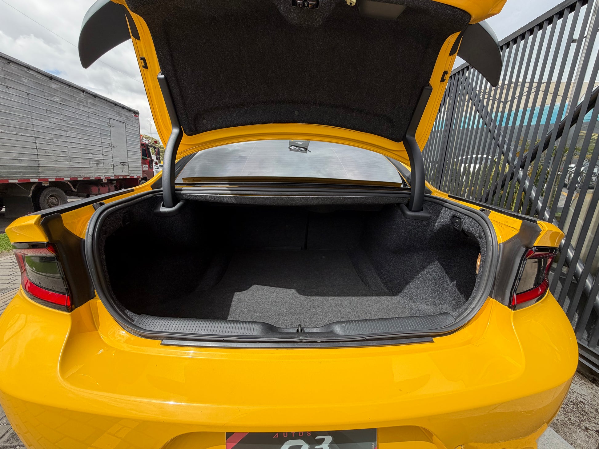 Dodge Charger Daytona Modelo 2017 - Autos 93
