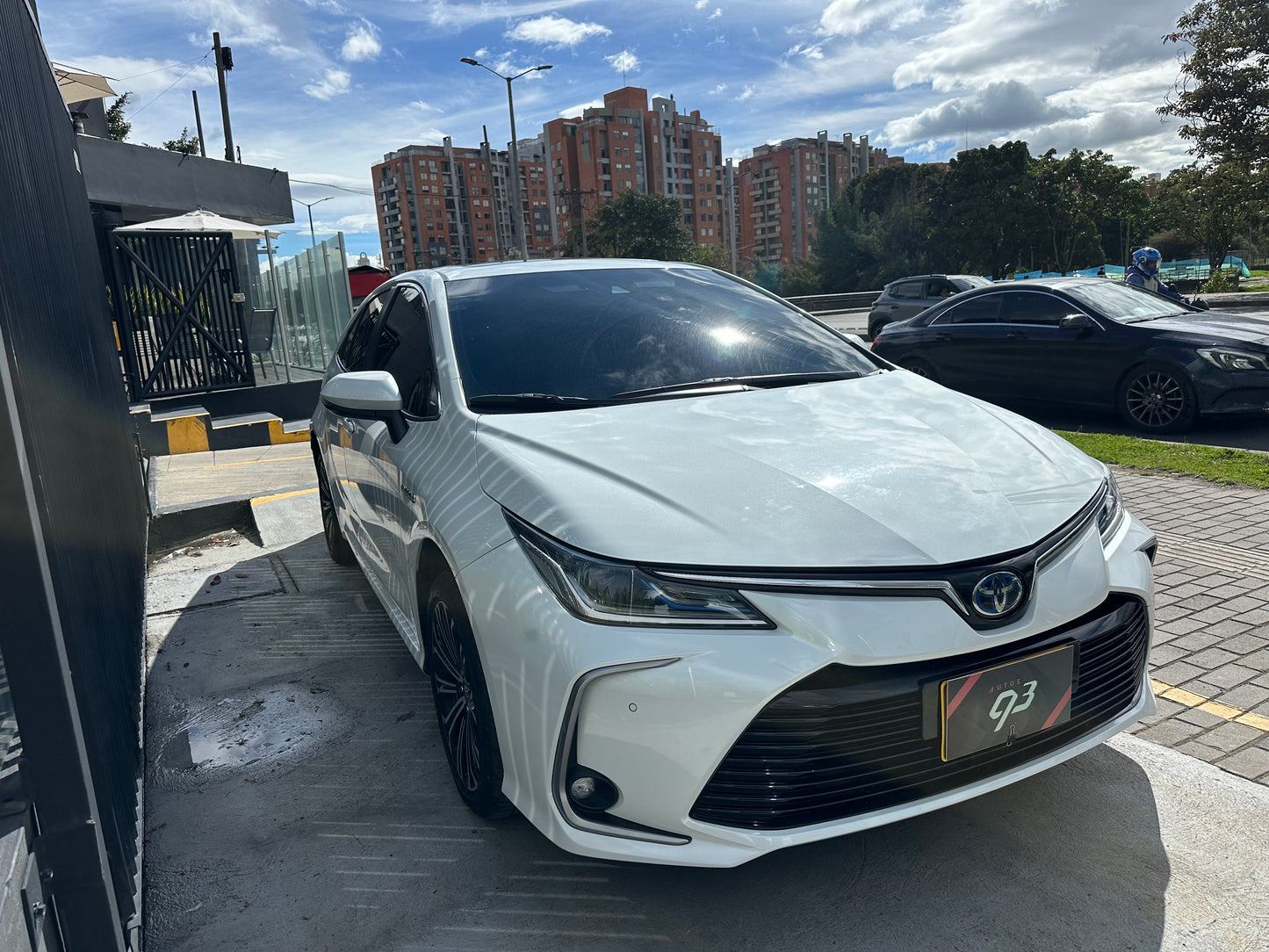 TOYOTA COROLLA HYBRID 1.8 (2023)