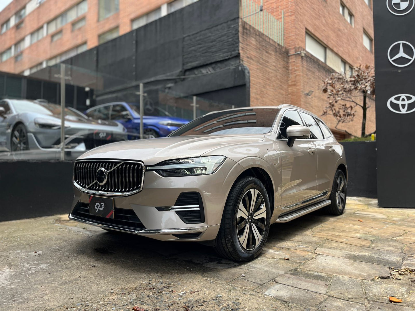 Volvo XC60 T8 Recharge Modelo 2025 - Autos 93