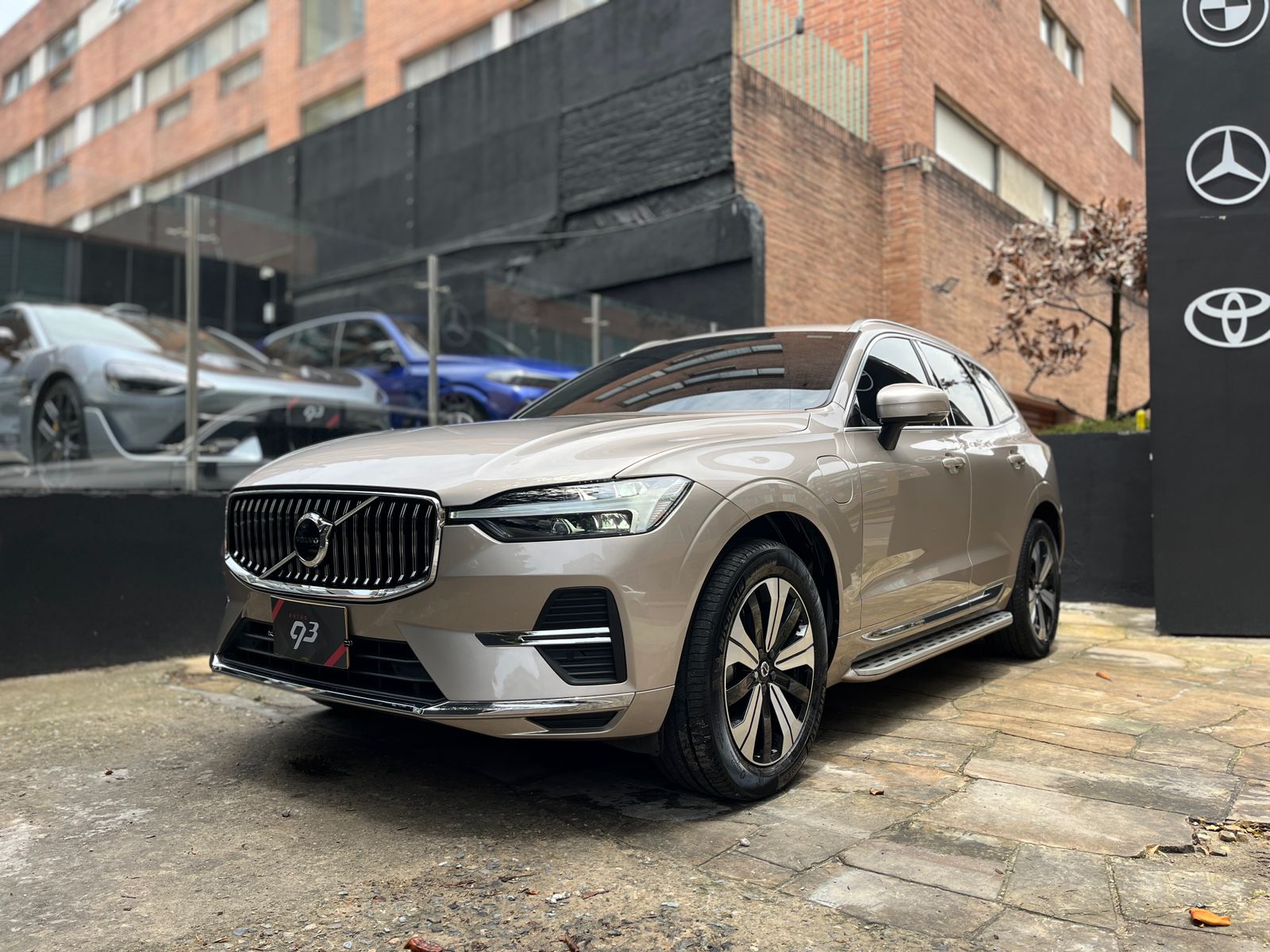 Volvo XC60 T8 Recharge Modelo 2025 - Autos 93
