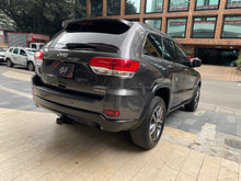 Cargar imagen en el visor de la galería, Jeep Grand Cherokee Laredo Modelo 2019
