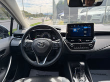 Cargar imagen en el visor de la galería, Toyota Corolla XEI Híbrido Modelo 2023
