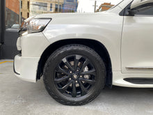 Cargar imagen en el visor de la galería, Toyota Land Cruiser 200 Modelo 2018
