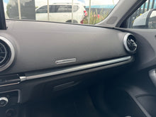 Cargar imagen en el visor de la galería, Audi A3 Sportback Modelo 2019
