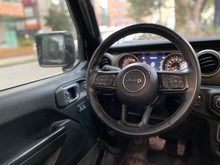 Cargar imagen en el visor de la galería, Jeep Wrangler Unlimited Sport Modelo 2021
