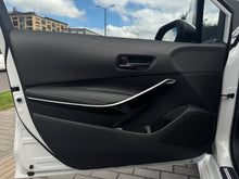 Cargar imagen en el visor de la galería, Toyota Corolla Hybrid XEI Modelo 2025
