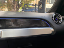 Cargar imagen en el visor de la galería, Mercedes-Benz GLB 200 Modelo 2024
