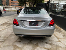 Cargar imagen en el visor de la galería, Mercedes-Benz C200 Modelo 2021
