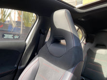 Cargar imagen en el visor de la galería, Mercedes-Benz A 200 HatchBack Modelo 2022
