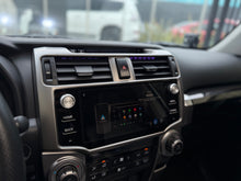 Cargar imagen en el visor de la galería, Toyota 4Runner SR5 Modelo 2023 - Autos 93
