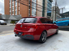 Cargar imagen en el visor de la galería, BMW 120I Paquete M Modelo 2019
