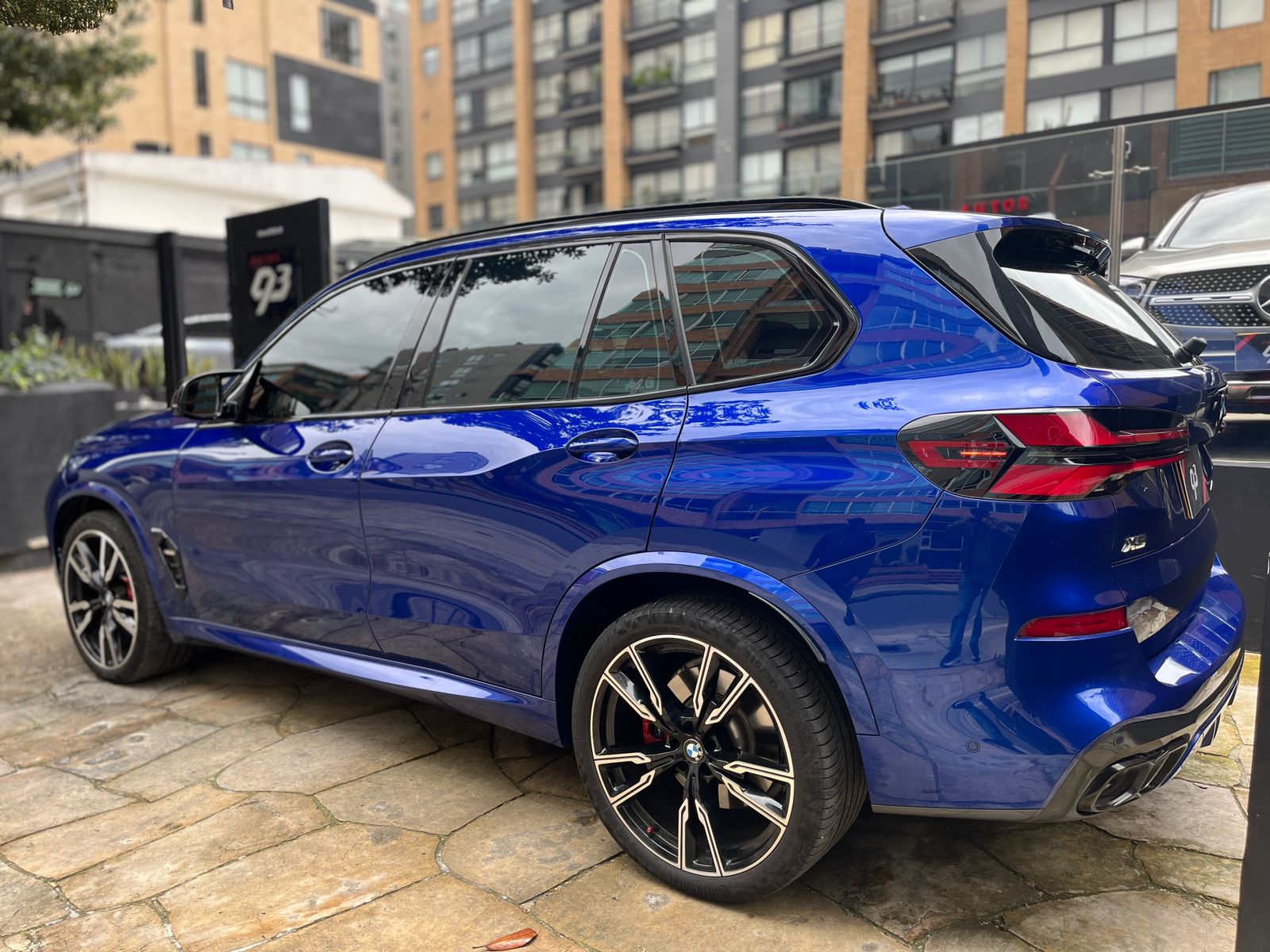 BMW X5 M60i xDrive Modelo 2024 - Autos 93