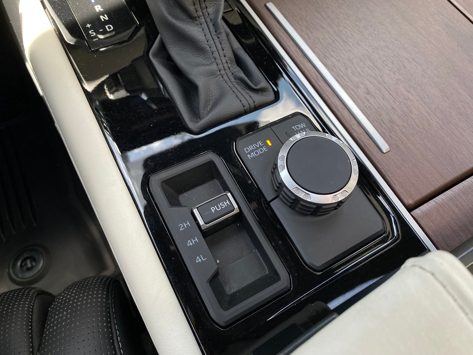 Toyota Sequoia Capstone Hibrida Modelo 2026 (IMPORTACIÓN) - Autos 93