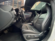Cargar imagen en el visor de la galería, Mercedes-Benz CLA 180 Modelo 2019
