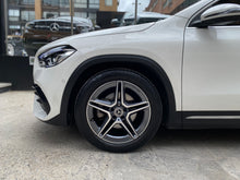 Cargar imagen en el visor de la galería, Mercedes-Benz GLA 200 Modelo 2022
