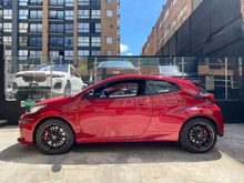 Cargar imagen en el visor de la galería, Toyota GR Yaris Modelo 2024
