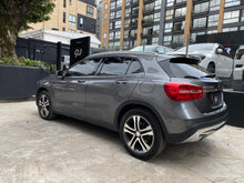 Cargar imagen en el visor de la galería, Mercedes-Benz GLA 200 Modelo 2016
