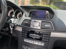 Cargar imagen en el visor de la galería, Mercedes-Benz E200 Cabriolet Modelo 2014

