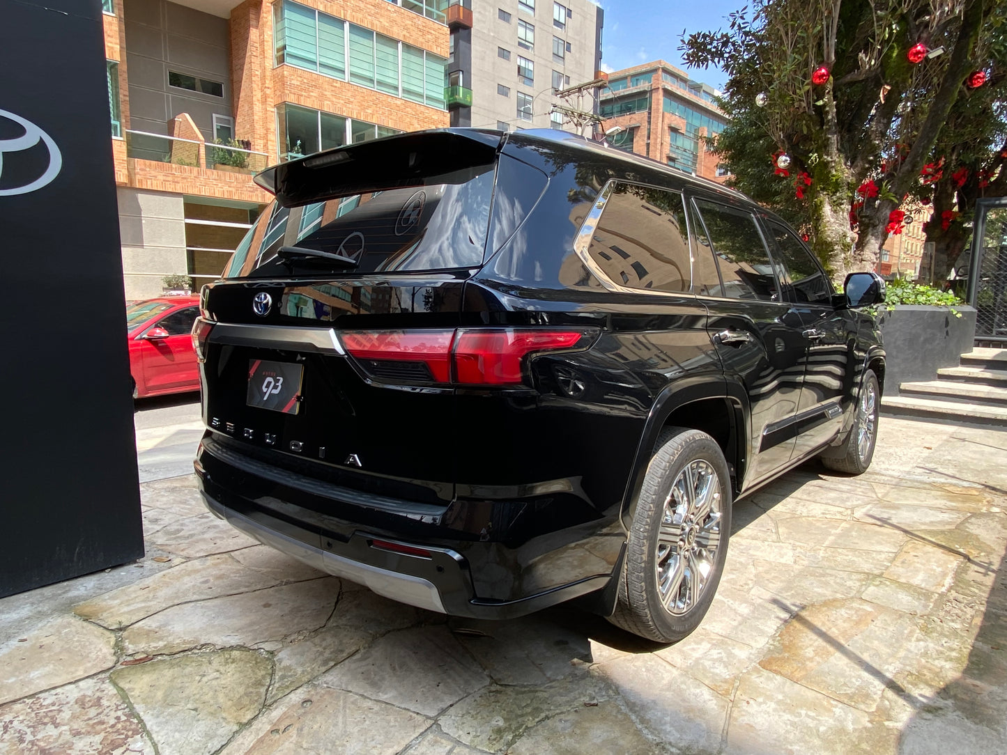 Toyota Sequoia Capstone Hibrida Blindada Modelo 2024 - Autos 93