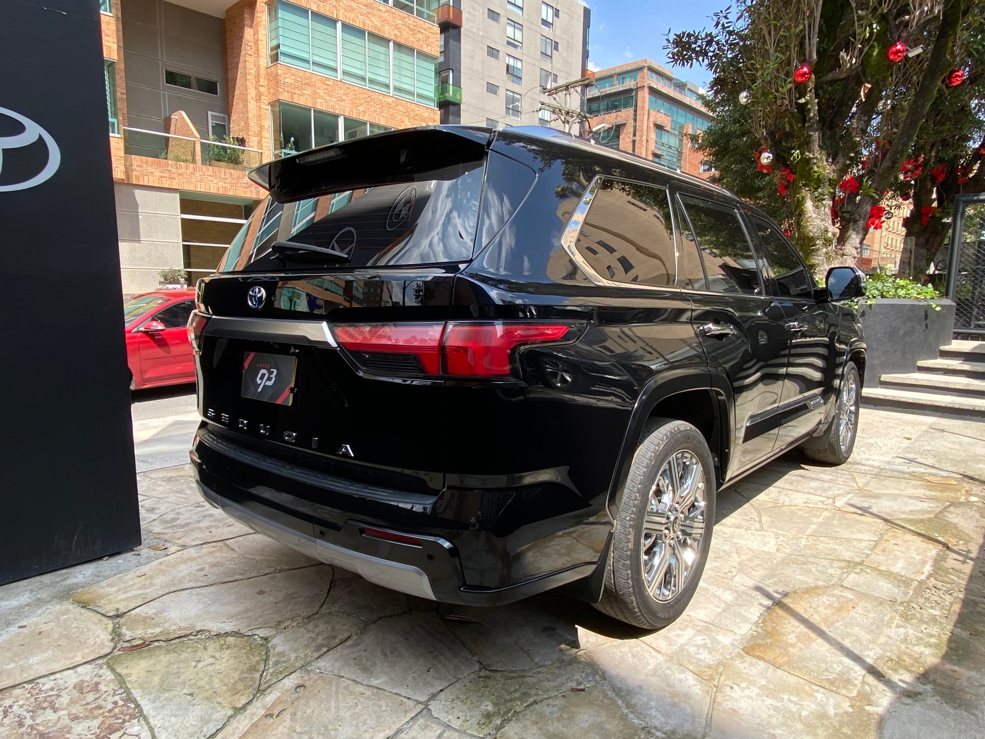 Toyota Sequoia Capstone Hibrida Blindada Modelo 2024 - Autos 93