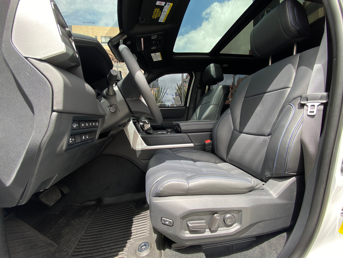 Toyota Sequoia Platinum Hibrida Modelo 2026 (IMPORTACIÓN) - Autos 93