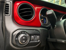 Cargar imagen en el visor de la galería, Jeep Wrangler Unlimited Modelo 2021
