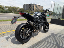Cargar imagen en el visor de la galería, Ducati Monster Plus Modelo 2022 - Autos 93

