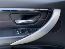 Cargar imagen en el visor de la galería, BMW 320I Sportline Modelo 2018
