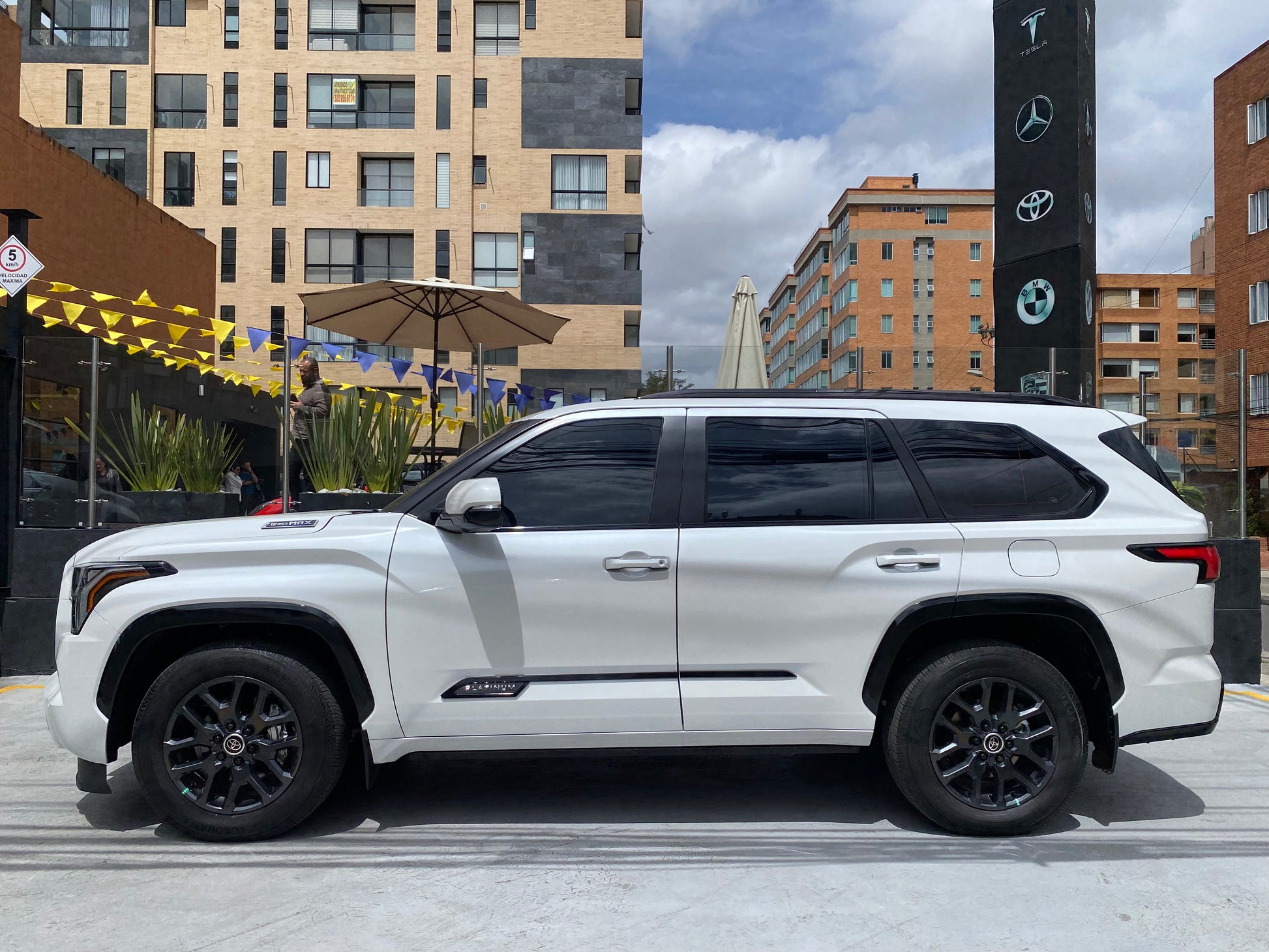 Toyota Sequoia Platinum Hibrida Modelo 2026 (IMPORTACIÓN) - Autos 93