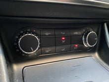 Cargar imagen en el visor de la galería, Mercedes-Benz CLA 180 Modelo 2019
