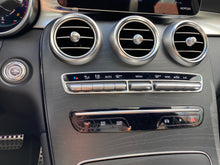 Cargar imagen en el visor de la galería, Mercedes-Benz GLC 300 4MATIC Modelo 2020
