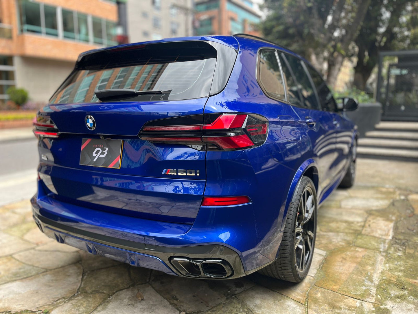BMW X5 M60i xDrive Modelo 2024 - Autos 93